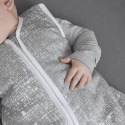 Meyco Schlafsack Rund Fine Lines Grau -Geschäft Für Babyschlafsackzubehör meyco schlafsack rund fine lines grau a377173 3